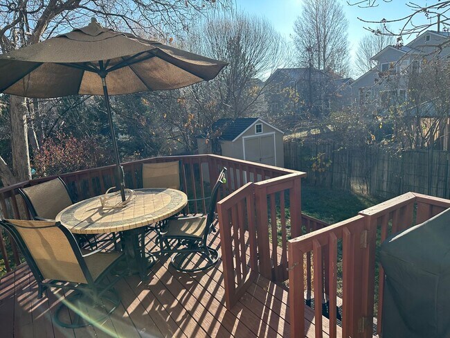 Building Photo - Beautiful 5B home in Erie Available January 2026 !