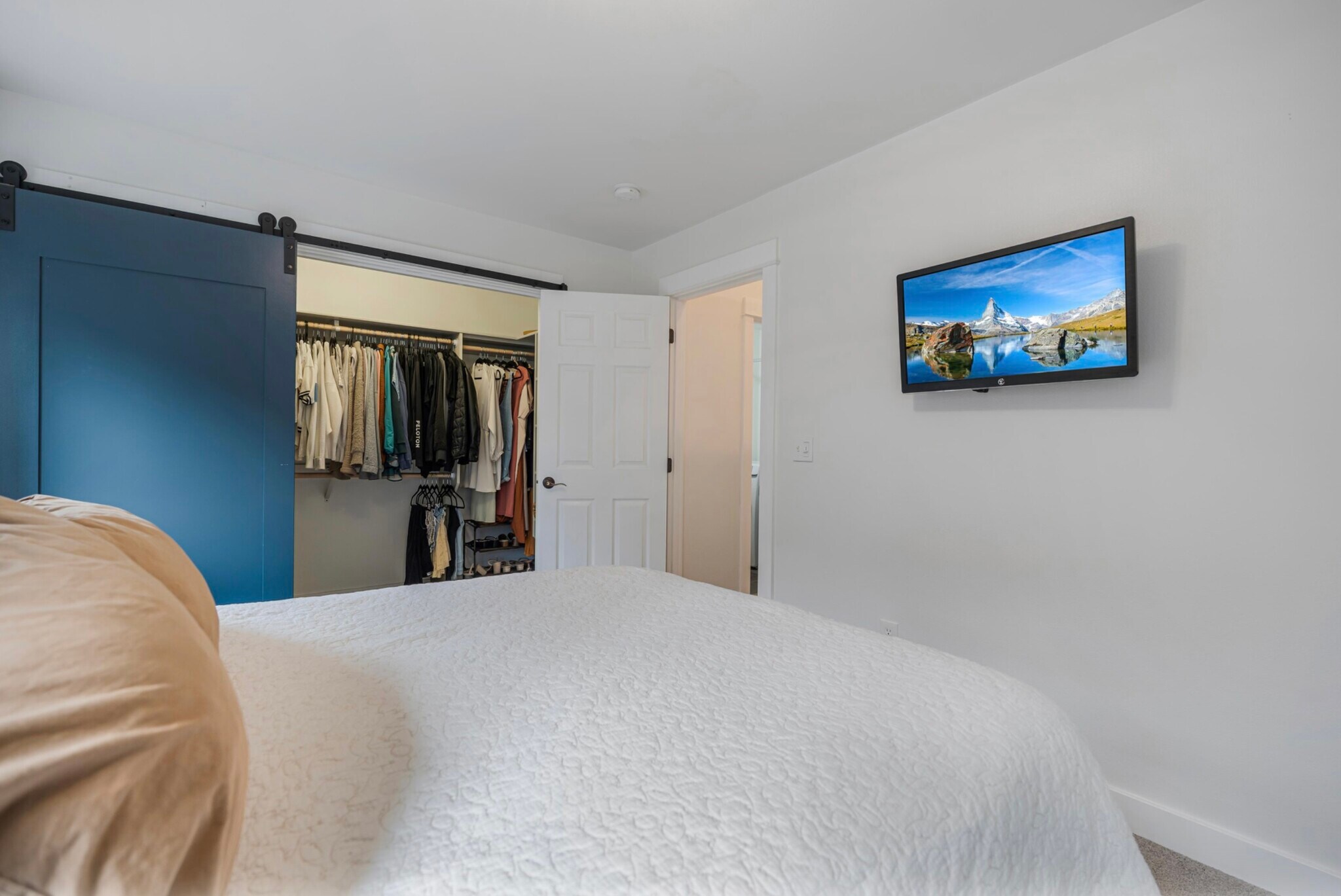 Building Photo - 20881 Top Knot Ln