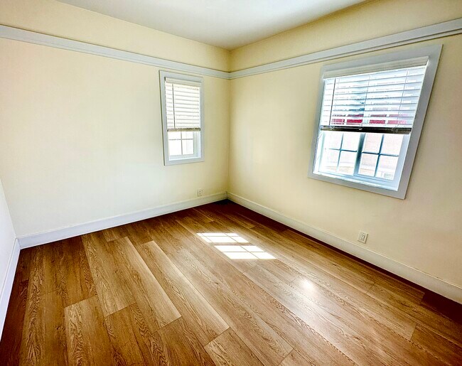 Building Photo - 3821 Elm Ave