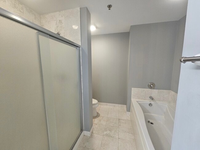 Building Photo - 77 S Evergreen Ave