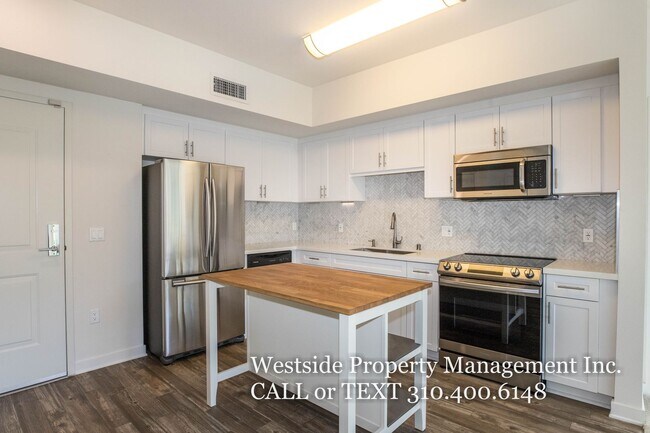 Building Photo - 12655 Bluff Creek Dr
