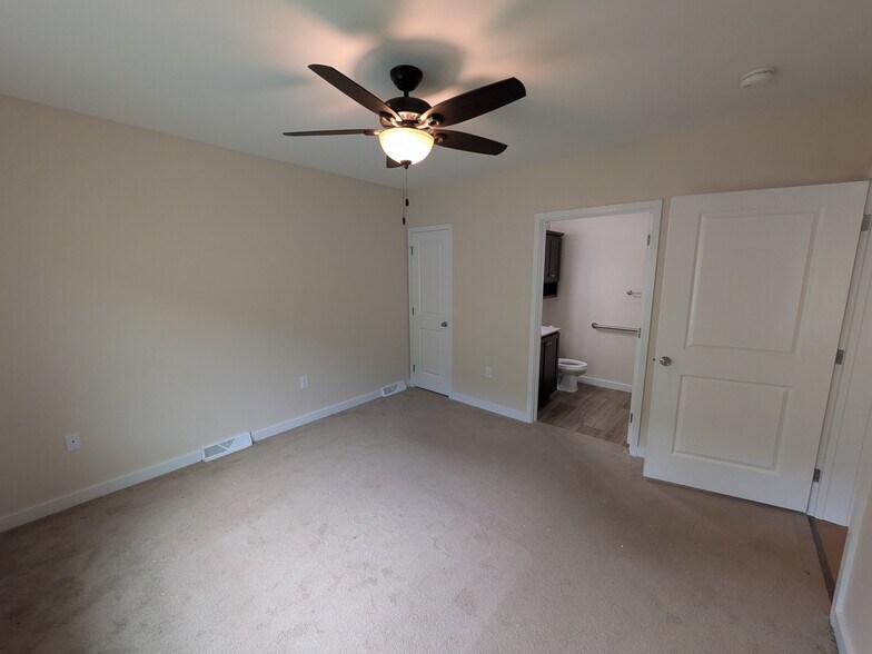 Building Photo - 75 Ivan Dr