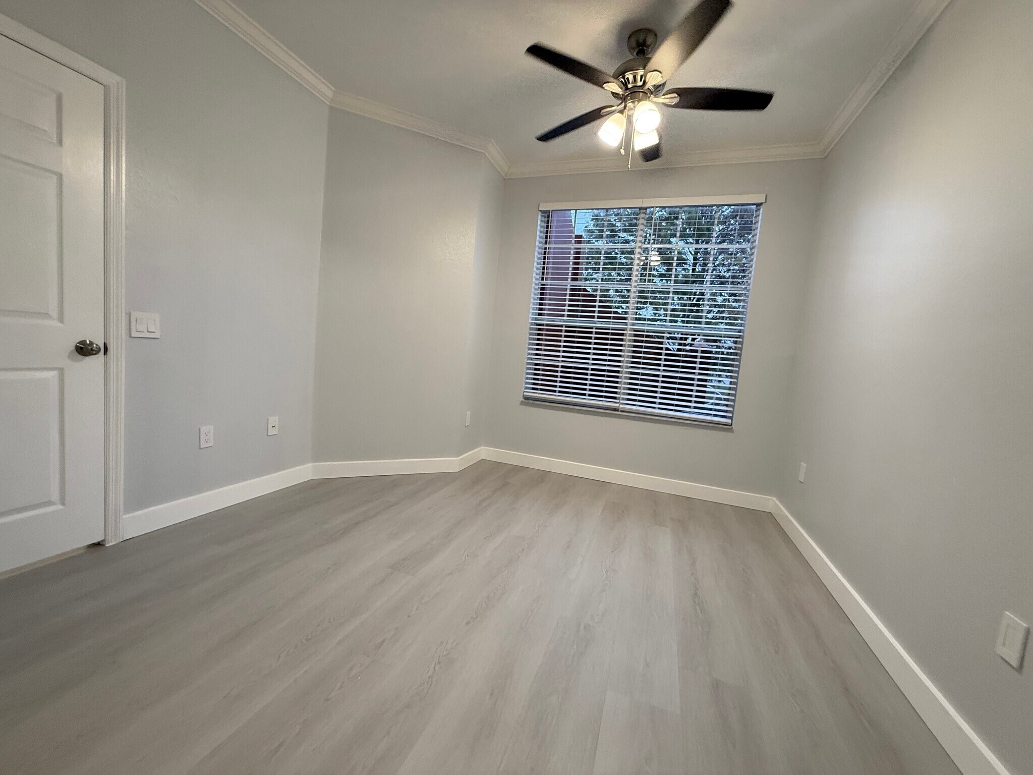 Building Photo - 9586 Lake Chase Island Way