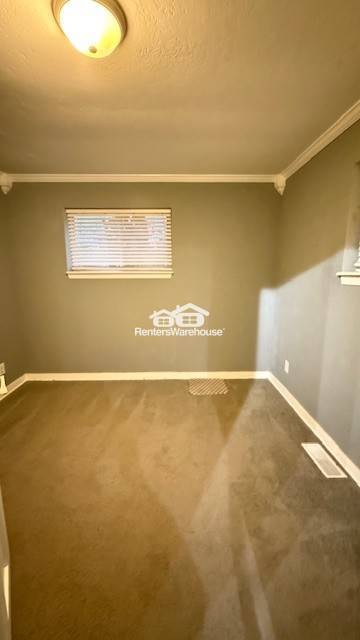 Building Photo - 708 10th Ave SE