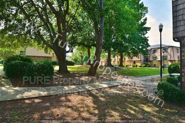 Building Photo - 411 Old Manor Rd