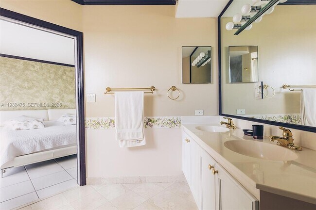 Building Photo - 7330 Ocean Terrace