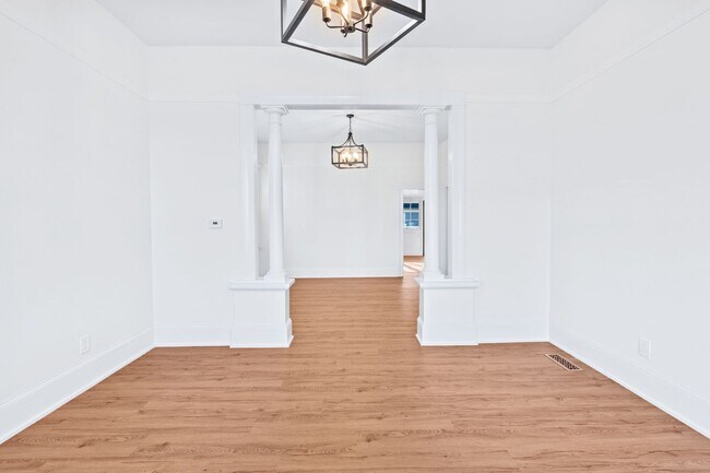 Building Photo - Downtown Napa 2 bdrm 1.5 Bath Home Availab...