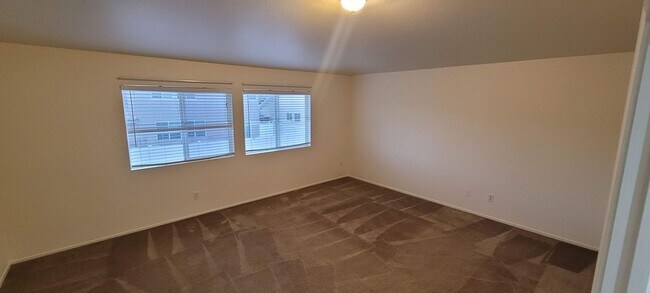 Building Photo - 1262 Garrett Way