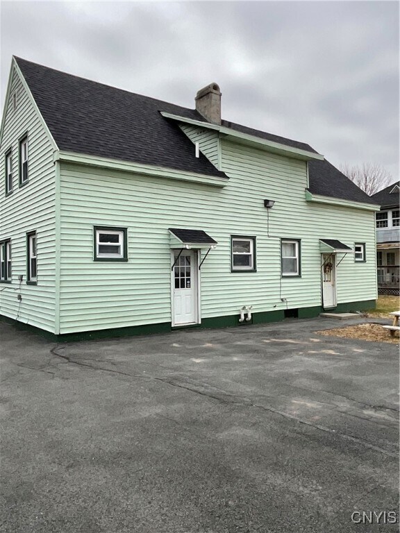 Building Photo - 229 Francis St