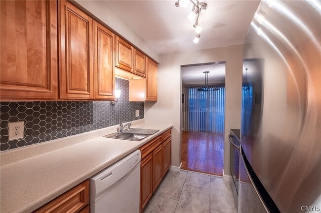 Building Photo - 705 Idlewood Blvd N