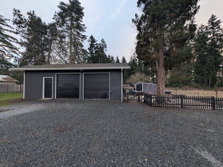 Building Photo - 14618 Kapowsin Hwy E