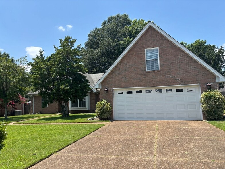 Building Photo - 3015 Milkyway Dr