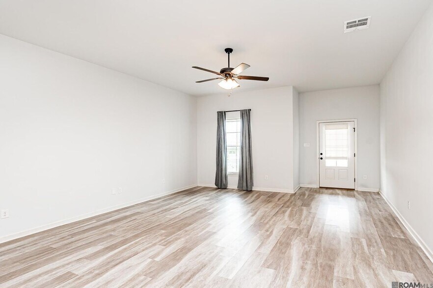 Building Photo - 18311 Terraceside Dr