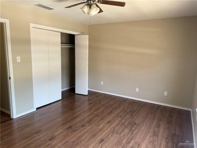 Building Photo - 11 South Dr