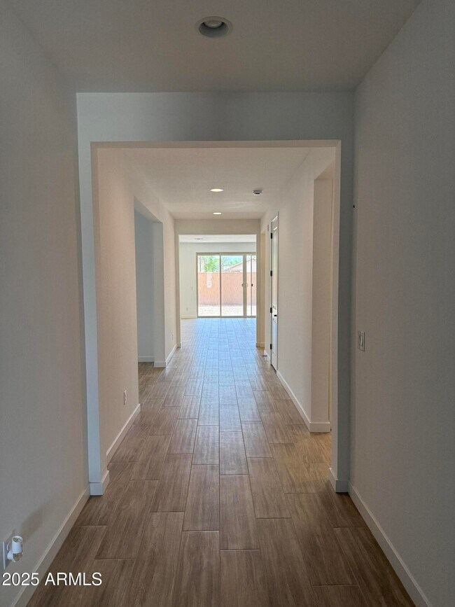 Building Photo - 40563 W Michaels Dr