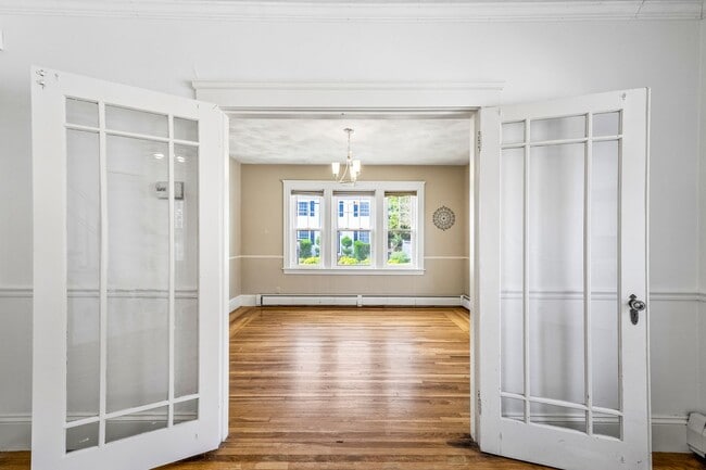 Building Photo - Bright & Comfortable North Providence Sing...