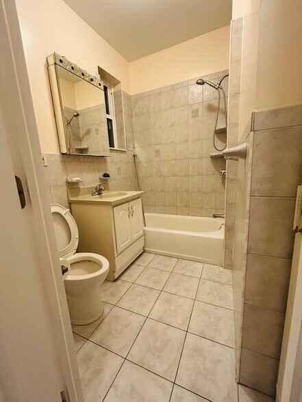 Building Photo - 1761 E 16th St