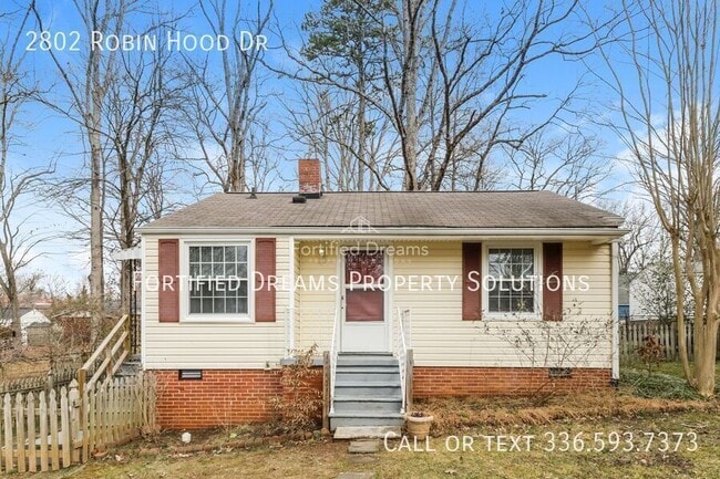 Building Photo - 2802 Robin Hood Dr