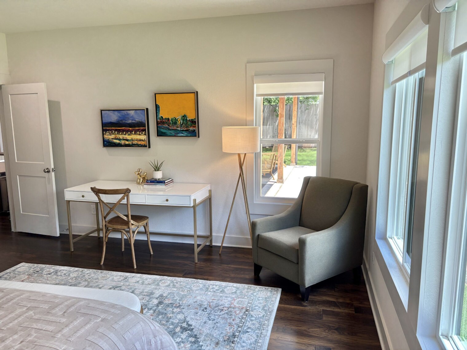 Building Photo - 401 W Brookside Dr