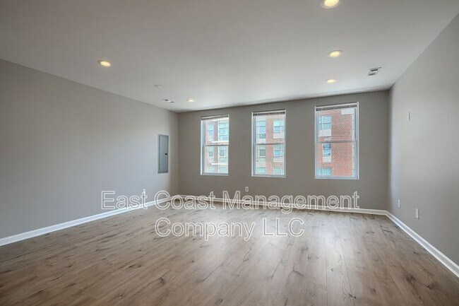 Building Photo - 1017 W Baltimore St