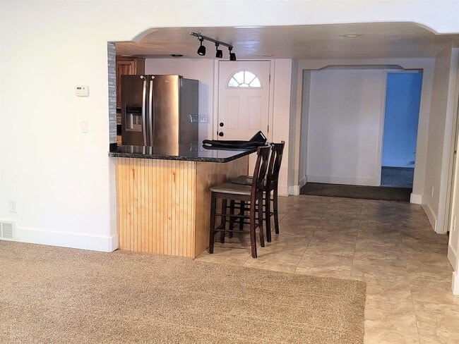 Building Photo - 1084 E 3400 N