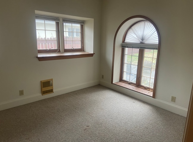 Den or second bedrom - 281 Brookmead Rd