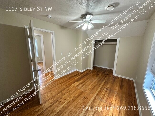 Building Photo - 1117 Sibley St NW