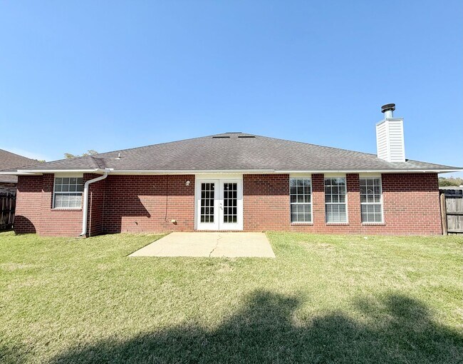 Building Photo - Elegant 4-Bedroom Home - Tanglewood