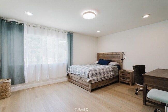 Building Photo - 23128 Calvello Dr