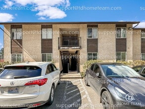 Building Photo - "Chic & Cozy 2-Bed Condo Retreat in Kirkland - 923 Sq Ft of Modern Living!"