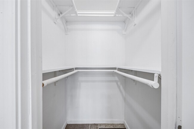 Building Photo - 9326 Eblen Dr