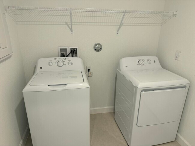 Building Photo - 10509 NW Suncrest Lp