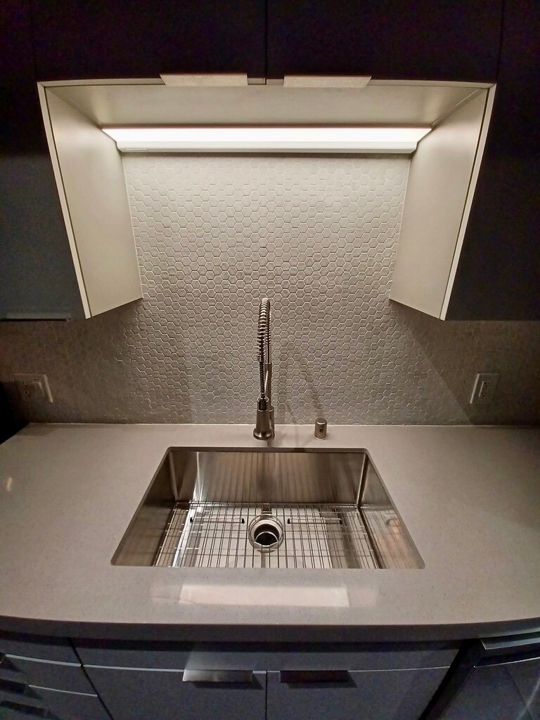 Building Photo - 353 E Bonneville Ave