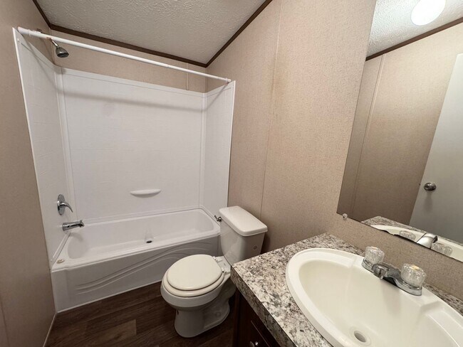 Building Photo - 2843 Old Reaves Ferry Rd