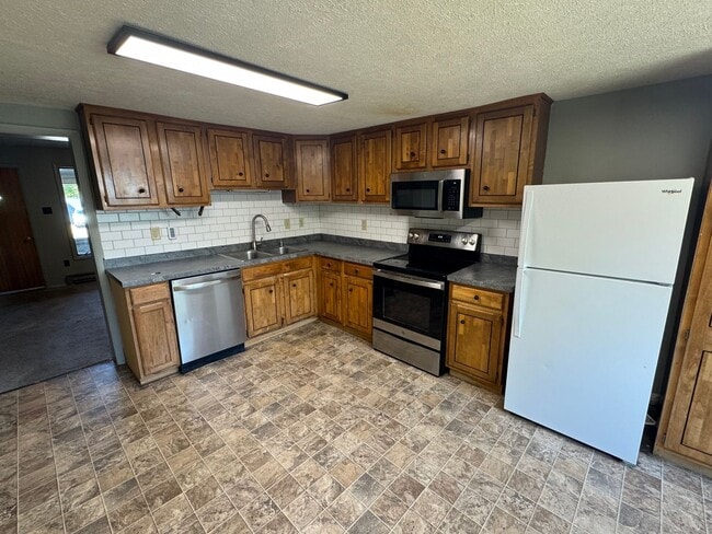Building Photo - Incredible Downtown Location - 3 BR Home just blocks from Main Street