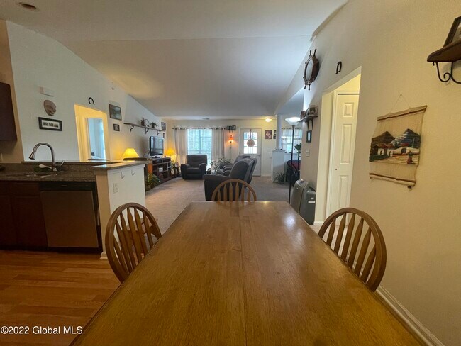 Building Photo - 15 Kempton Pl