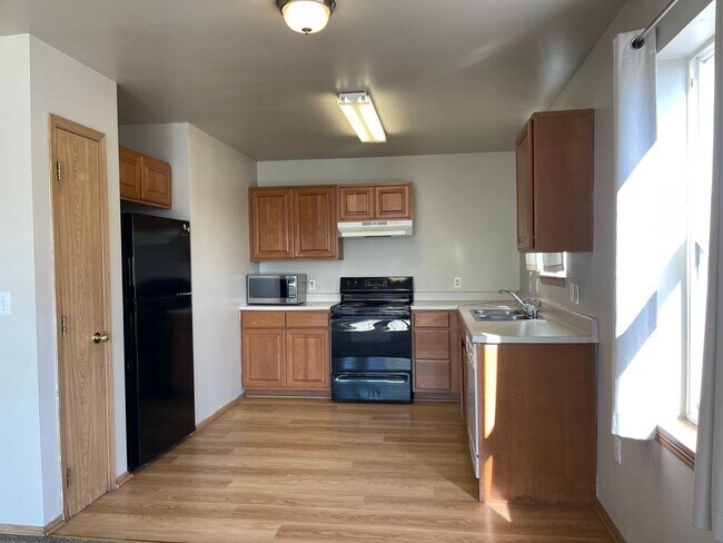 Building Photo - 2503 E Sharp Ave