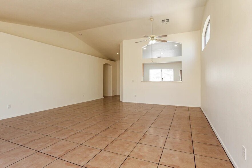 Building Photo - 8415 W Monterey Way