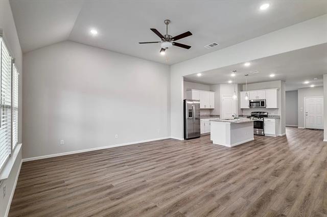 Building Photo - 422 Wydown Dr