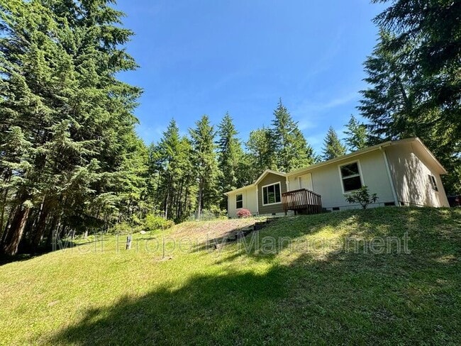 Building Photo - 155 E Strayer Way