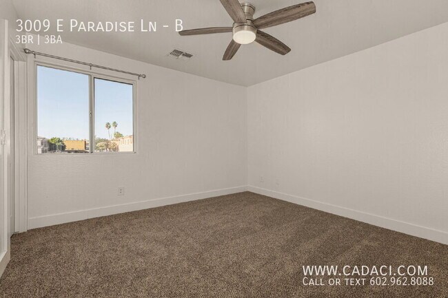 Building Photo - 3009 E Paradise Ln