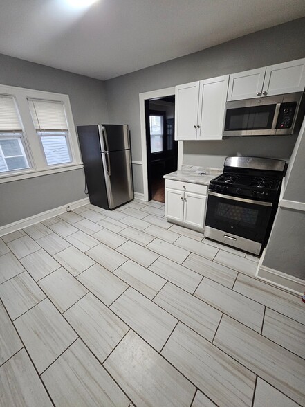 Building Photo - 4280 E 124th St