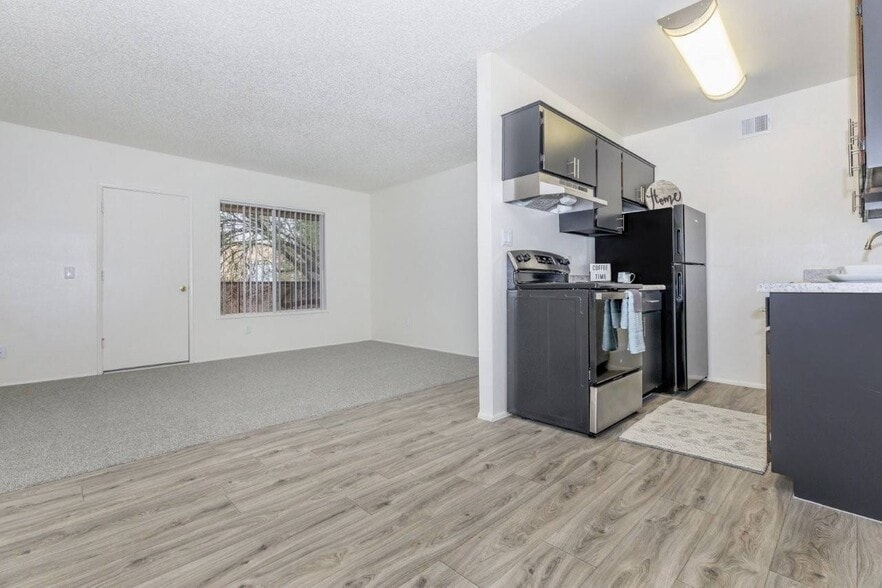 Building Photo - Fox Point Apartments