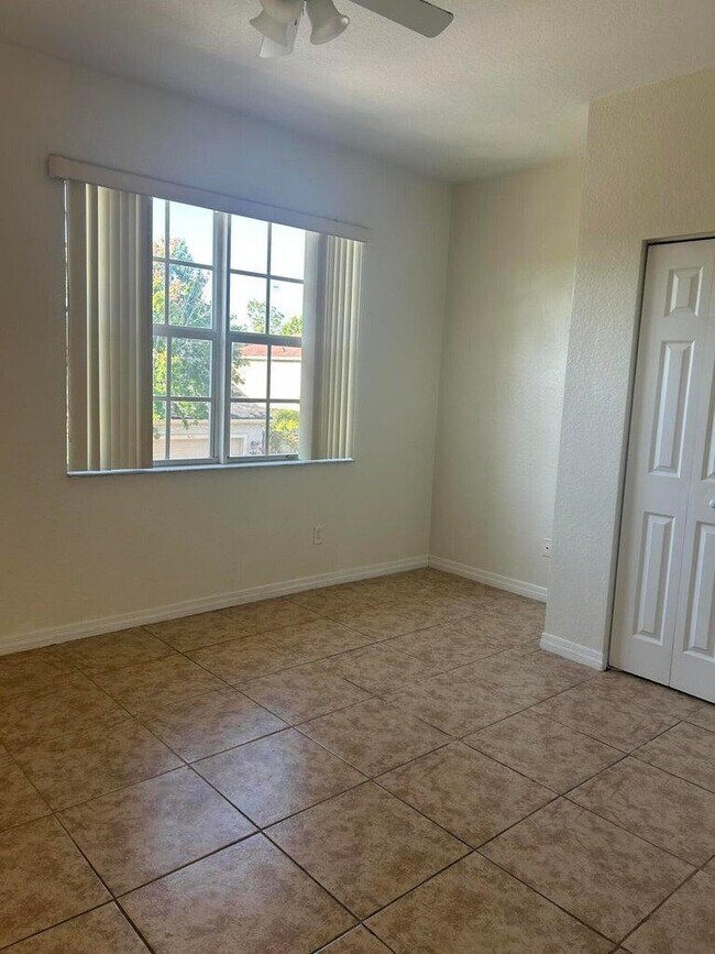 Building Photo - 9426 Windrift Cir
