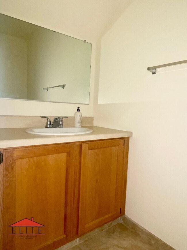 Building Photo - 649 E Ridgecrest Blvd