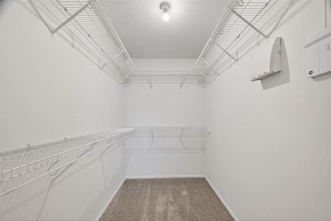 Building Photo - 16022 Old River Rd