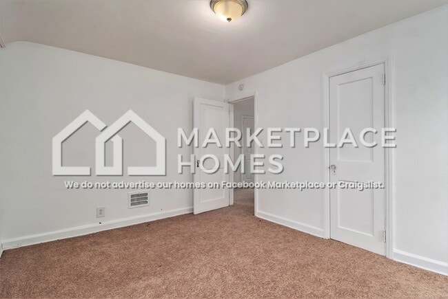 Building Photo - 15411 Mansfield St