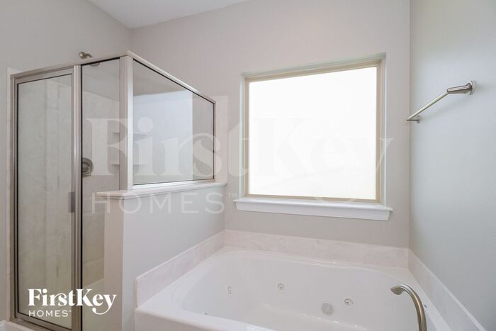 Building Photo - 114 Rosemont Ln