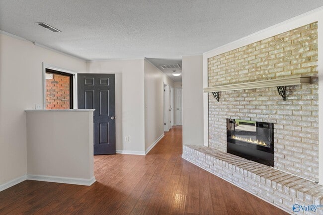 Building Photo - 1011 Sandy Springs Rd NW