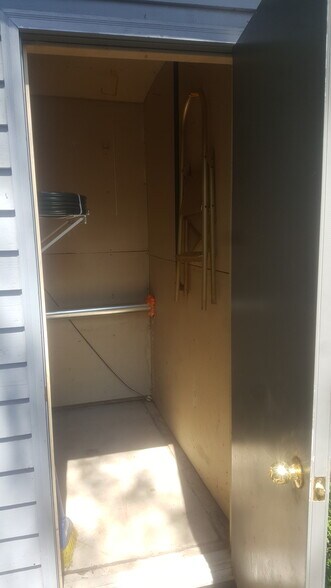 Building Photo - 935 West Whitehall Road